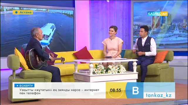 Композитор Ахмедия Есмұханов «Есіл ағады» әнін орындап берді
