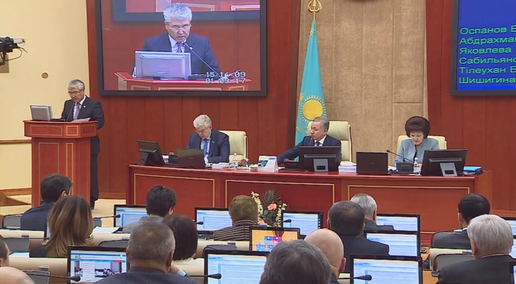 Депутат Азат Перуашев допингпен ұсталғандарды жазалау мәселесін көтерді
