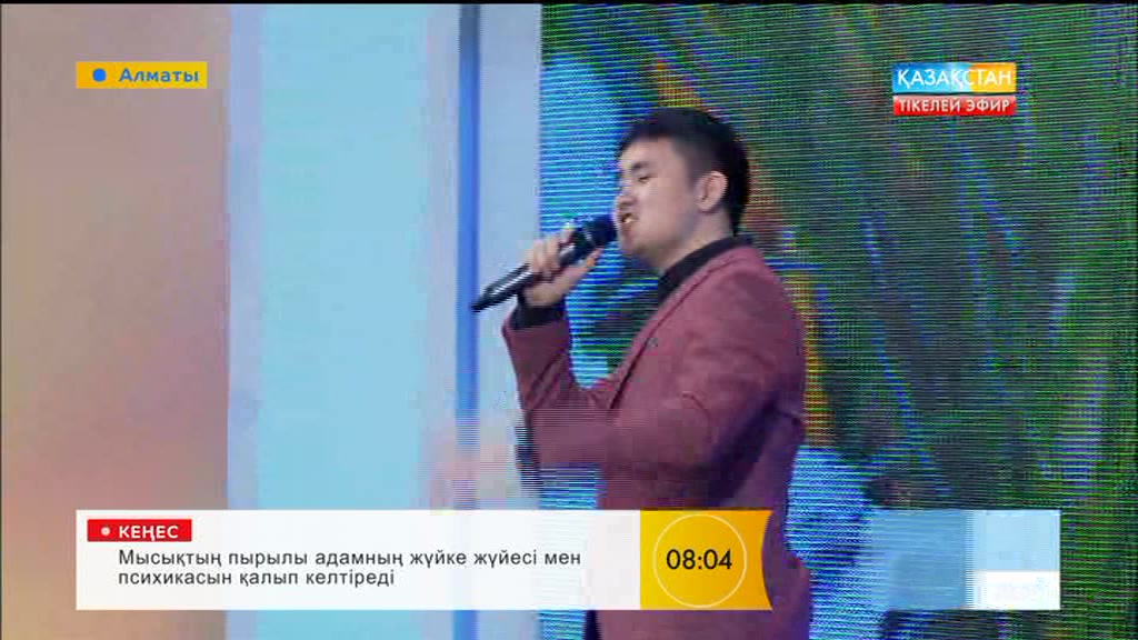 Әнші Ермек Меденов: Арманым – ұлым өскен соң отбасылық ансамбль болу