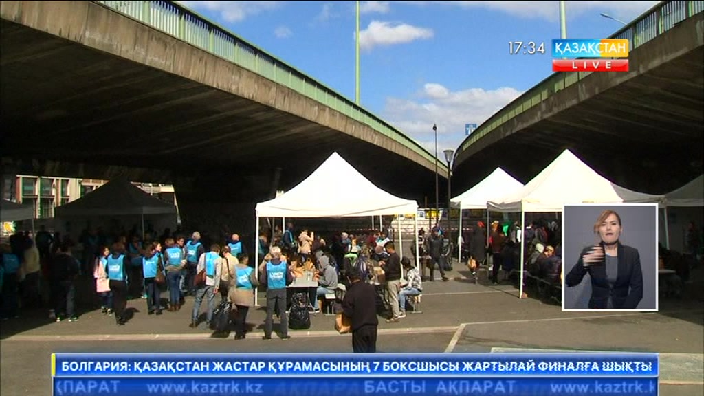 Парижде кәсіпкерлер мигранттар үшін банкет ұйымдастырды