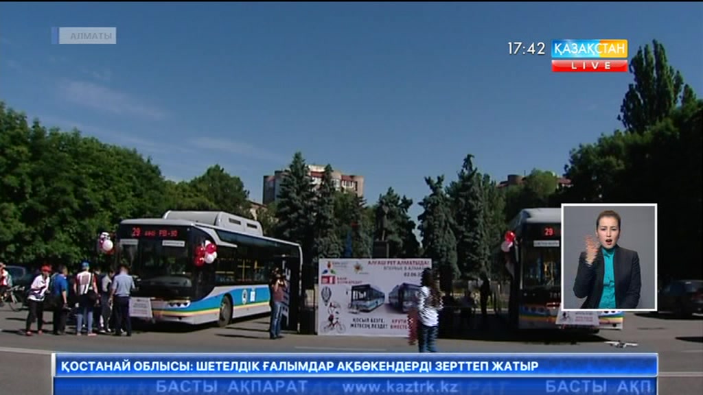 Алматыда алғаш рет велосипед бекіткіші бар автобустар шықты