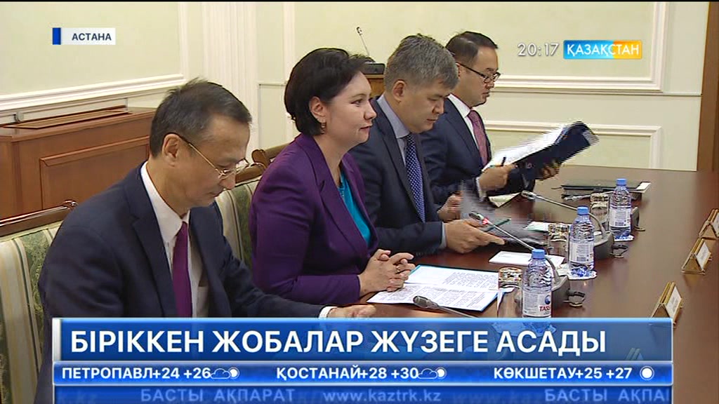 Г. Әбдіқалықова ДДСҰ Еуропалық бюросының өңірлік директоры Ж. Якабпен кездесті.