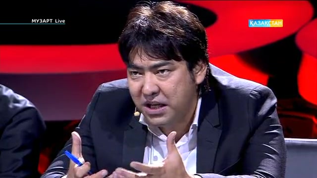 «МузАрт Live». Асқар Шәмекеев қазылар алқасының қолдауына соңғы секундтарда ие болды