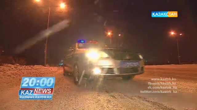 «KazNews»-тің қорытынды жаңалықтарында: Жол полицейлері көлікті қол бұлғап тоқтатуда